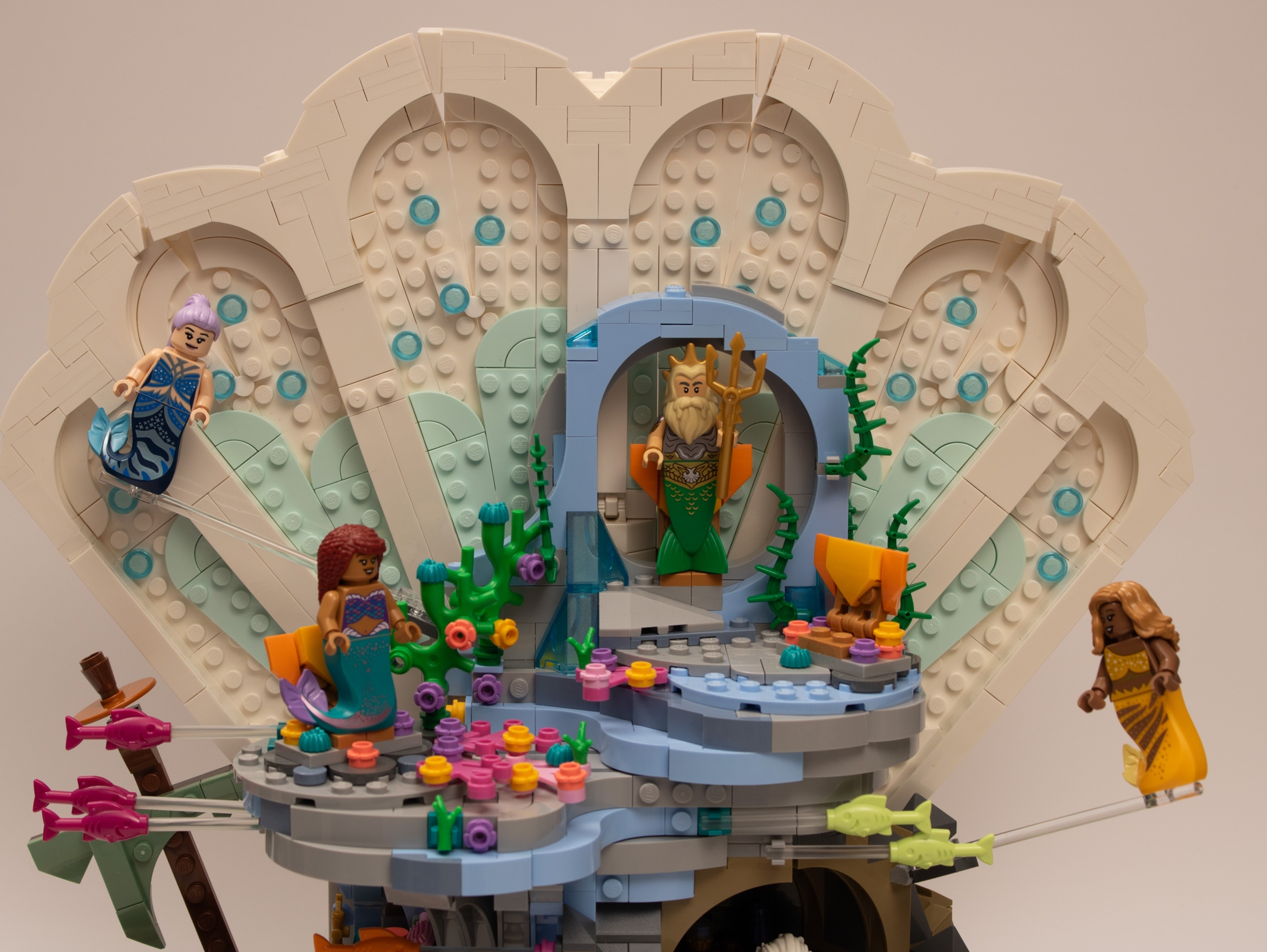 A close-up view of the King Triton's throne rock from the LEGO Little Mermaid Royal Clamshell set (43225).