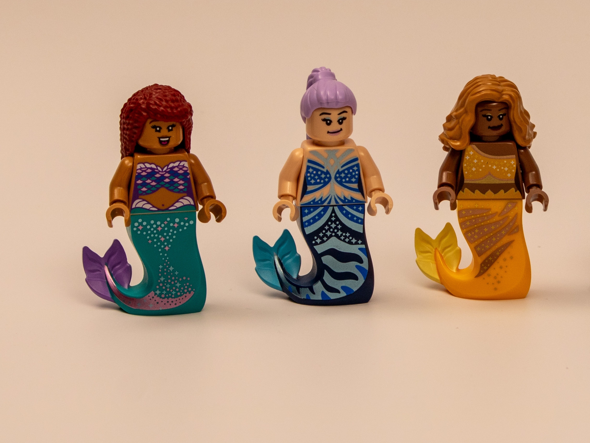 Mermaid minifigures from the LEGO Little Mermaid Royal Clamshell (set 43225).